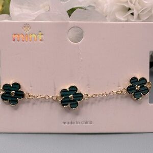 Mint Gold Tone Green Flower 7-9inch Bracelet